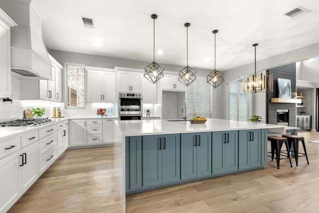 913 Royal Minister Boulevard, Lewisville, TX 75056