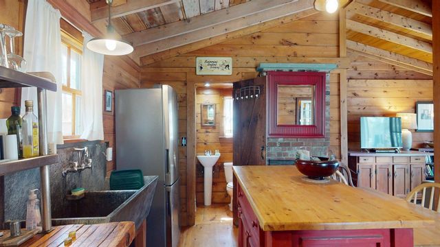 1975 State Highway UNIT 9, Eastham, MA 02642