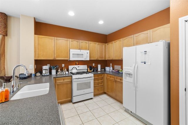 9332 Longhorn Falls Court, Las Vegas, NV 89149