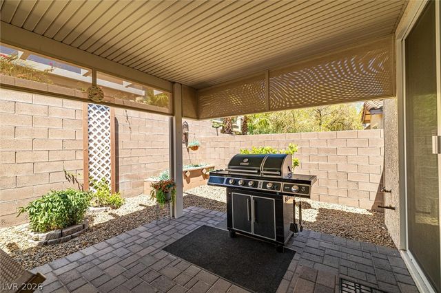 9332 Longhorn Falls Court, Las Vegas, NV 89149