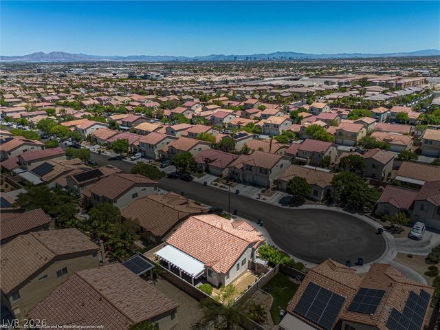 9332 Longhorn Falls Court, Las Vegas, NV 89149
