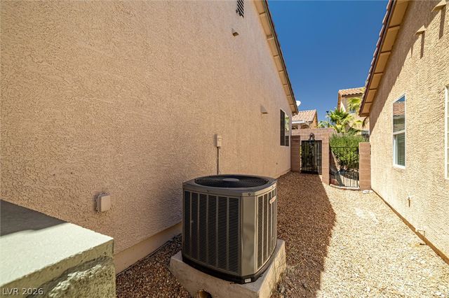 9332 Longhorn Falls Court, Las Vegas, NV 89149
