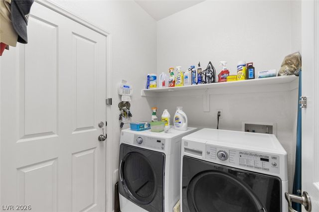 9332 Longhorn Falls Court, Las Vegas, NV 89149