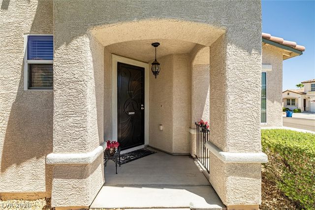 9332 Longhorn Falls Court, Las Vegas, NV 89149