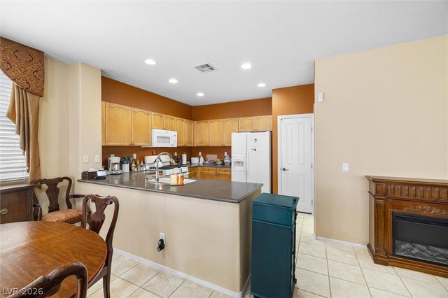 9332 Longhorn Falls Court, Las Vegas, NV 89149