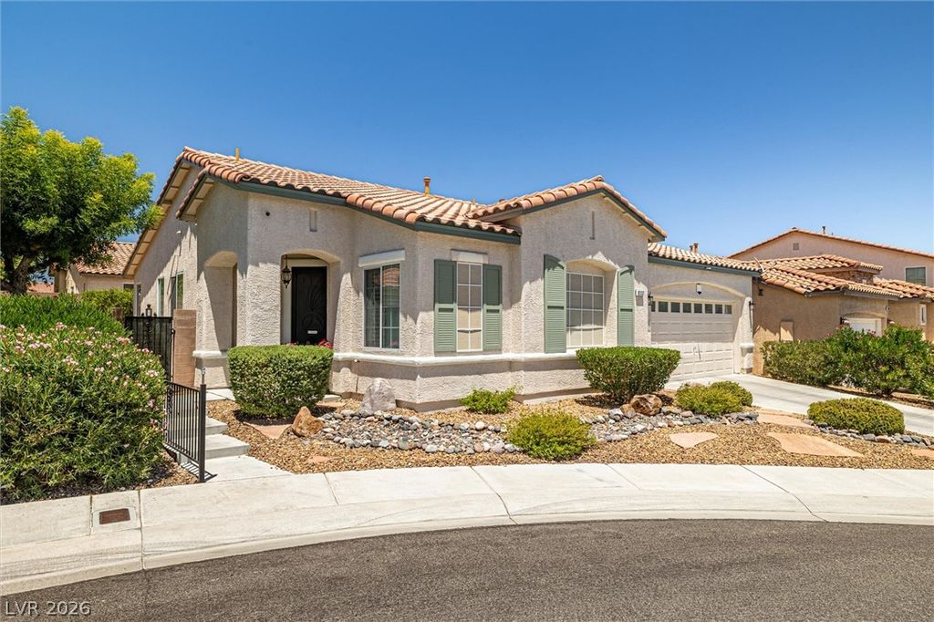 9332 Longhorn Falls Court, Las Vegas, NV 89149