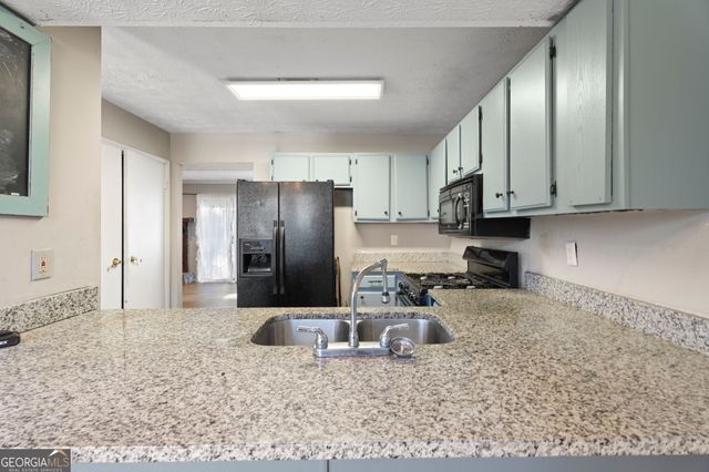 878 HERITAGE OAKS Drive, Stone Mountain, GA 30088