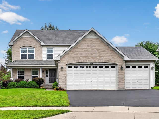 1911 Cameron Drive, Hampshire, IL 60140