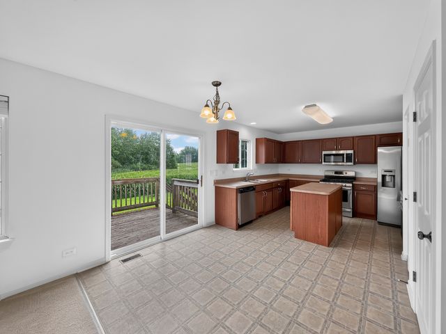 1911 Cameron Drive, Hampshire, IL 60140