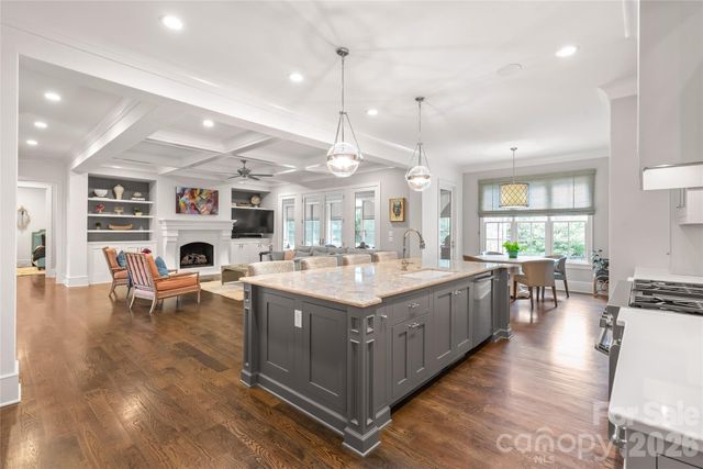 2800 Wintergreen Drive, Charlotte, NC 28211