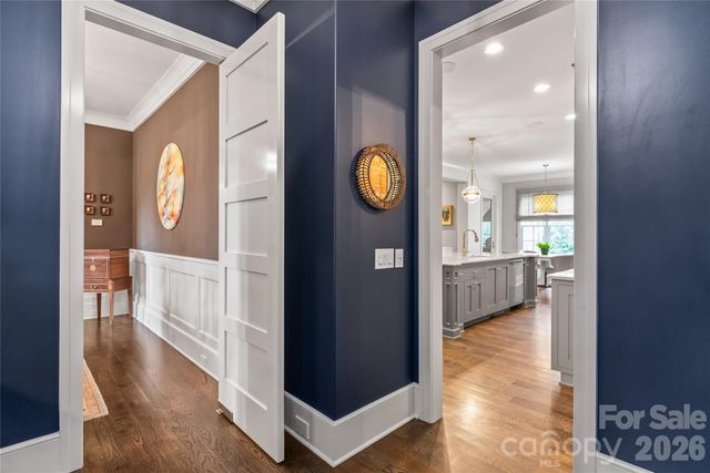 2800 Wintergreen Drive, Charlotte, NC 28211