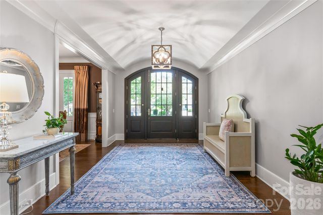 2800 Wintergreen Drive, Charlotte, NC 28211