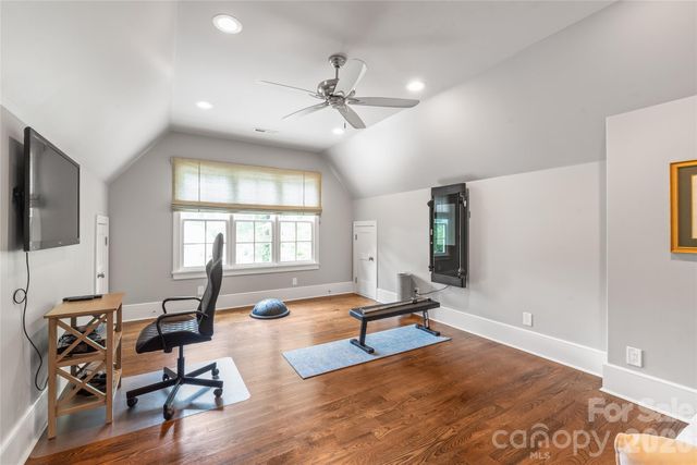 2800 Wintergreen Drive, Charlotte, NC 28211
