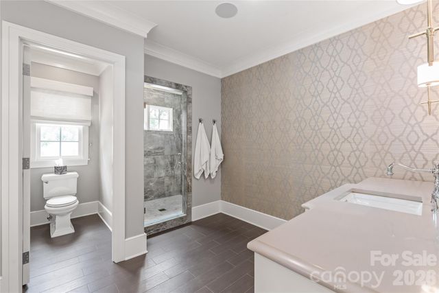 2800 Wintergreen Drive, Charlotte, NC 28211
