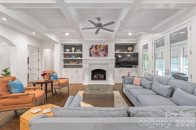 2800 Wintergreen Drive, Charlotte, NC 28211