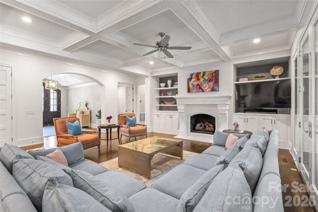 2800 Wintergreen Drive, Charlotte, NC 28211