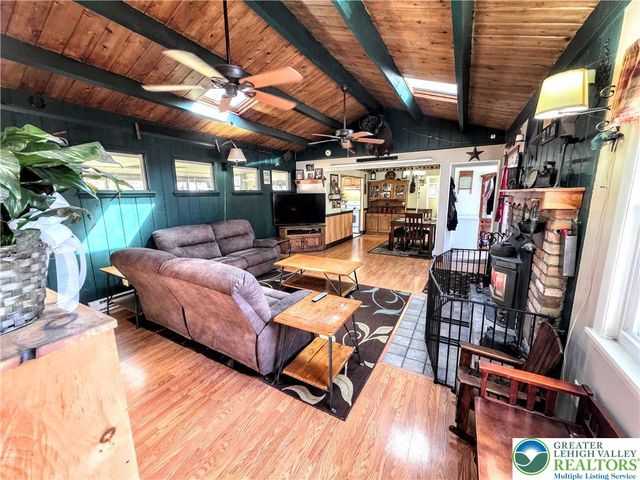 140 PENN Drive, Towamensing Twp, PA 18235