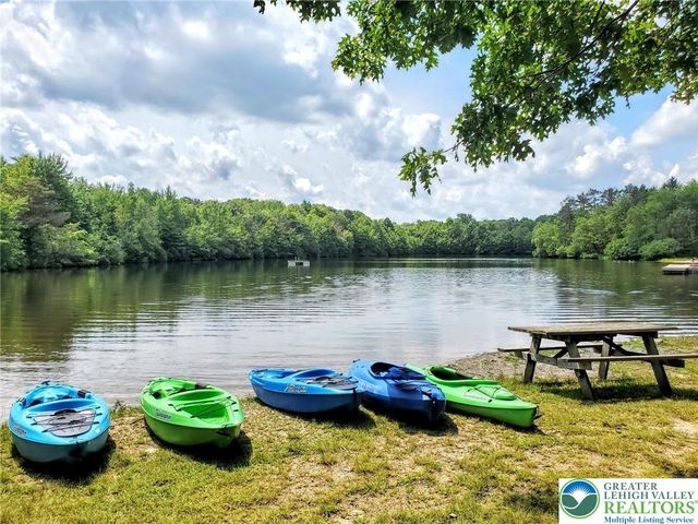 140 PENN Drive, Towamensing Twp, PA 18235