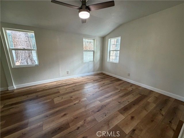 320 Sky View Lane, Crestline, CA 92325