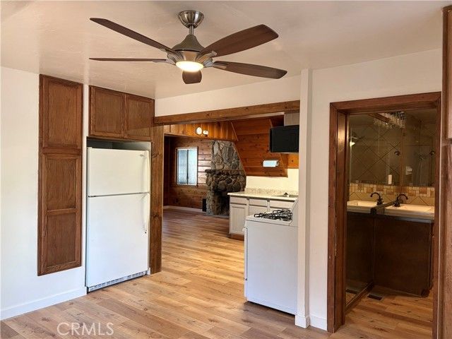 320 Sky View Lane, Crestline, CA 92325