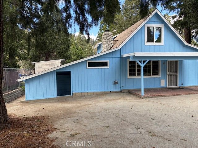 320 Sky View Lane, Crestline, CA 92325