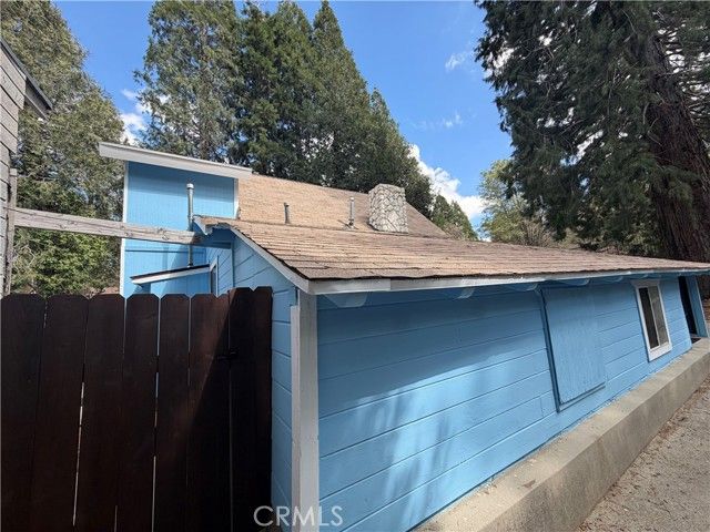 320 Sky View Lane, Crestline, CA 92325