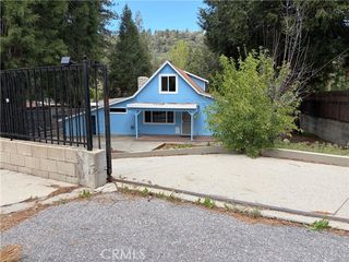 320 Sky View Lane, Crestline, CA 92325