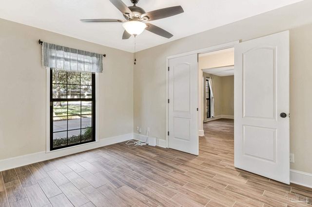 103 Highpoint Dr, Gulf Breeze, FL 32561