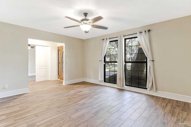 103 Highpoint Dr, Gulf Breeze, FL 32561