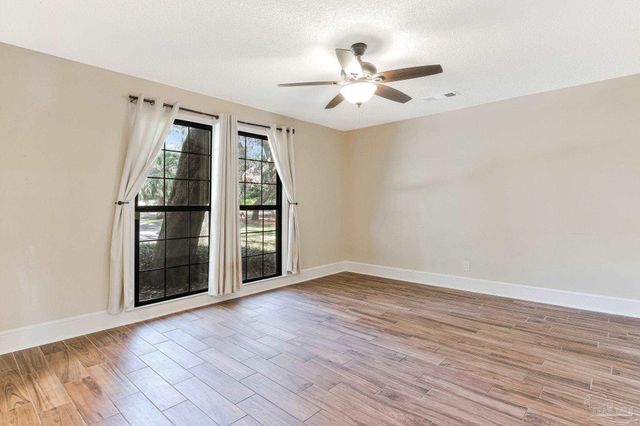 103 Highpoint Dr, Gulf Breeze, FL 32561