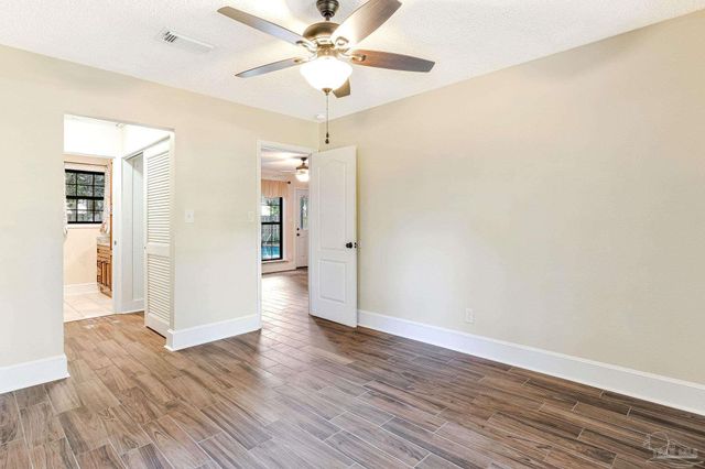 103 Highpoint Dr, Gulf Breeze, FL 32561