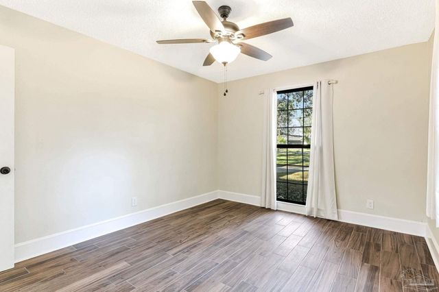 103 Highpoint Dr, Gulf Breeze, FL 32561