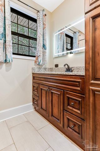 103 Highpoint Dr, Gulf Breeze, FL 32561