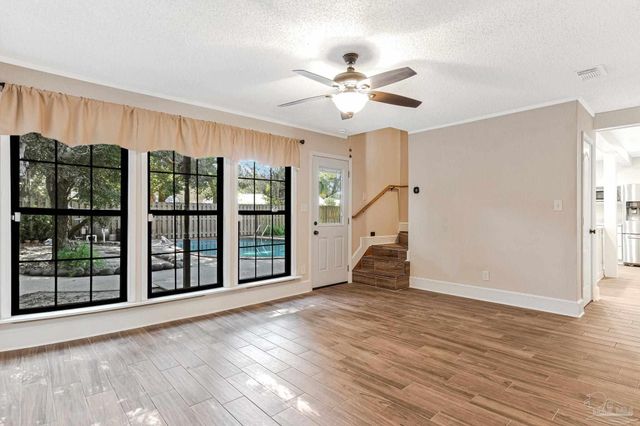 103 Highpoint Dr, Gulf Breeze, FL 32561