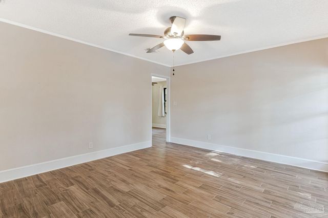 103 Highpoint Dr, Gulf Breeze, FL 32561