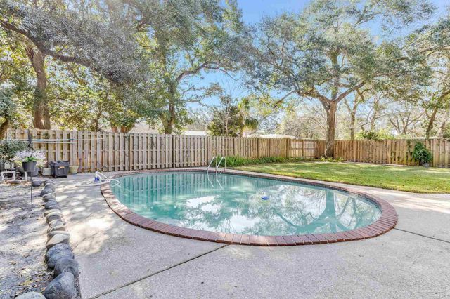 103 Highpoint Dr, Gulf Breeze, FL 32561