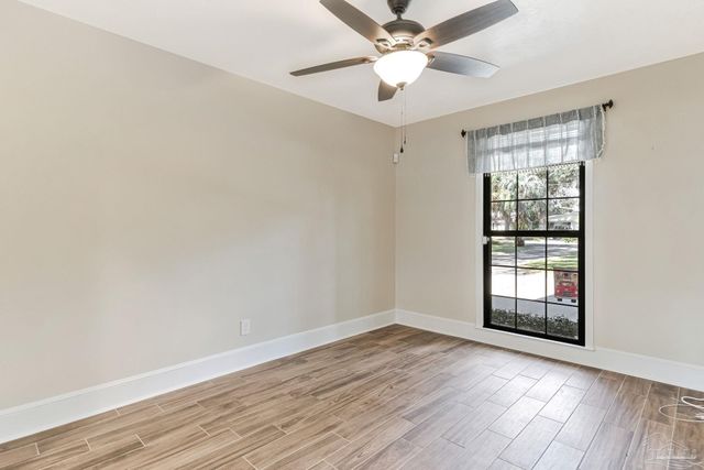 103 Highpoint Dr, Gulf Breeze, FL 32561