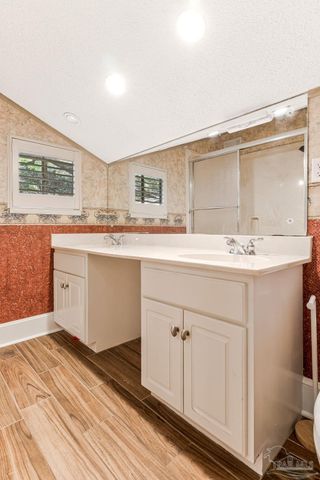 103 Highpoint Dr, Gulf Breeze, FL 32561