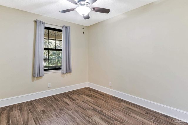 103 Highpoint Dr, Gulf Breeze, FL 32561