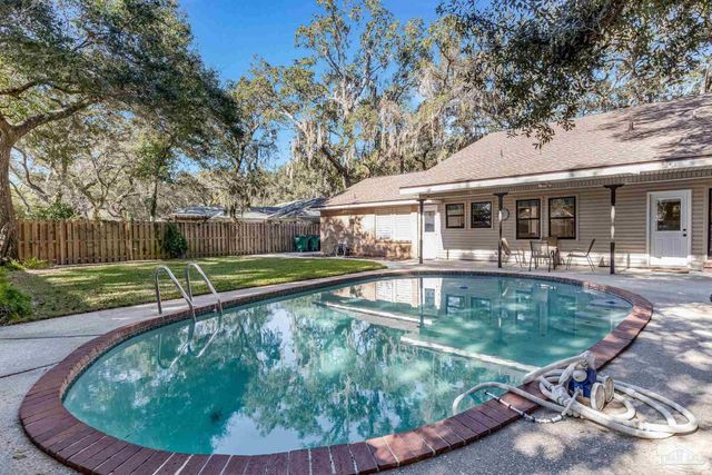 103 Highpoint Dr, Gulf Breeze, FL 32561