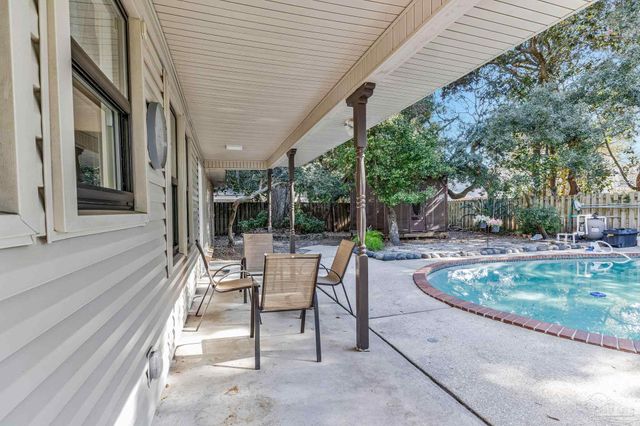 103 Highpoint Dr, Gulf Breeze, FL 32561