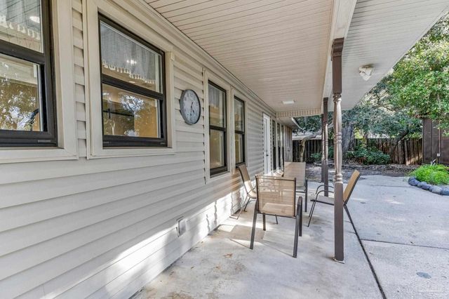 103 Highpoint Dr, Gulf Breeze, FL 32561