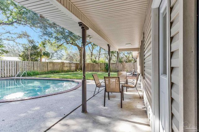 103 Highpoint Dr, Gulf Breeze, FL 32561