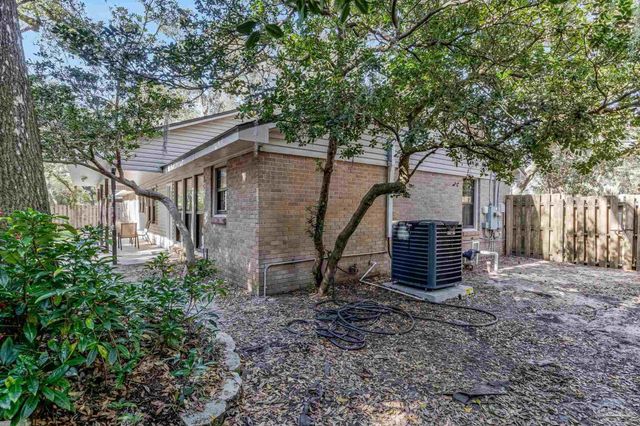 103 Highpoint Dr, Gulf Breeze, FL 32561