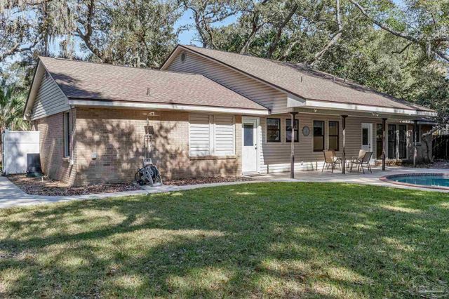 103 Highpoint Dr, Gulf Breeze, FL 32561