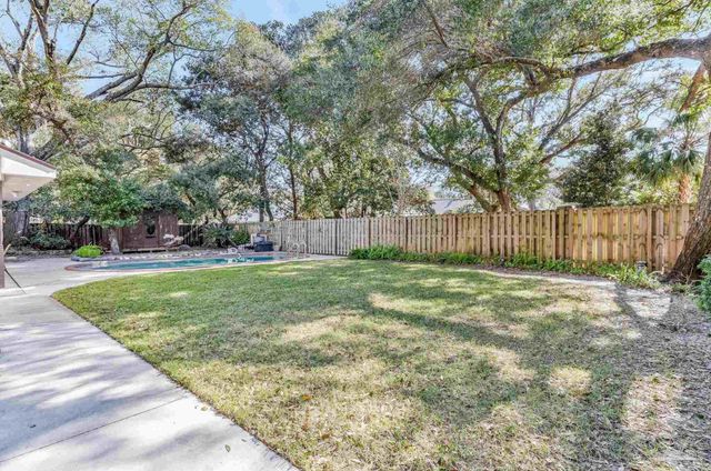 103 Highpoint Dr, Gulf Breeze, FL 32561