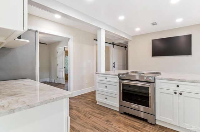 103 Highpoint Dr, Gulf Breeze, FL 32561