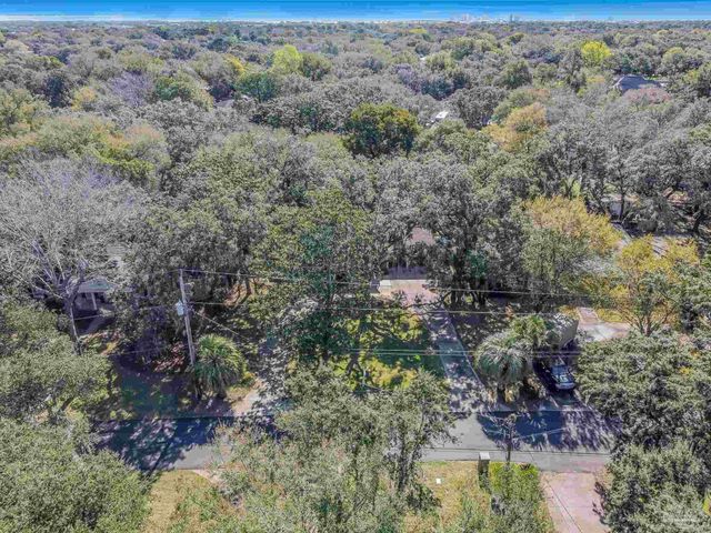 103 Highpoint Dr, Gulf Breeze, FL 32561