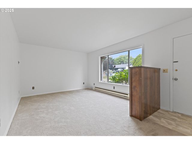 435 5TH St, Lafayette, OR 97127