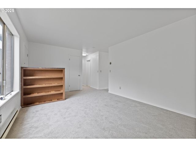 435 5TH St, Lafayette, OR 97127